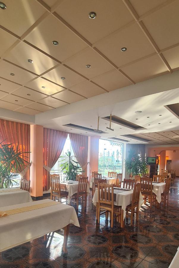 Hotel Nicola Lezhë Exteriör bild