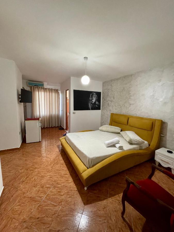 Hotel Nicola Lezhë Exteriör bild