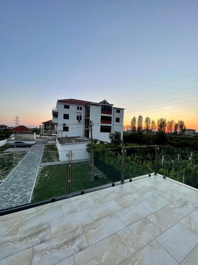 Hotel Nicola Lezhë Exteriör bild